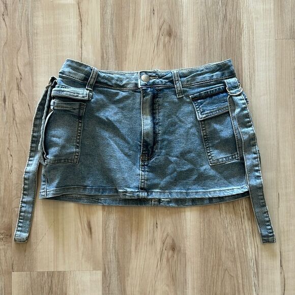 SHEIN Dresses & Skirts - NEW Denim mini cargo skirt